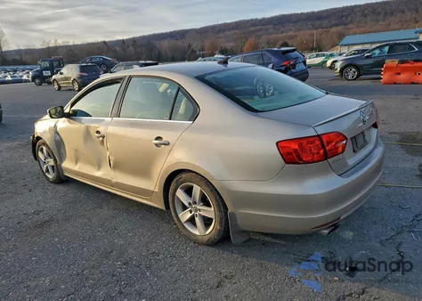 2014 Volkswagen Jetta Tdi from USA, damaged, VIN 3VWLL7AJ7EM228048